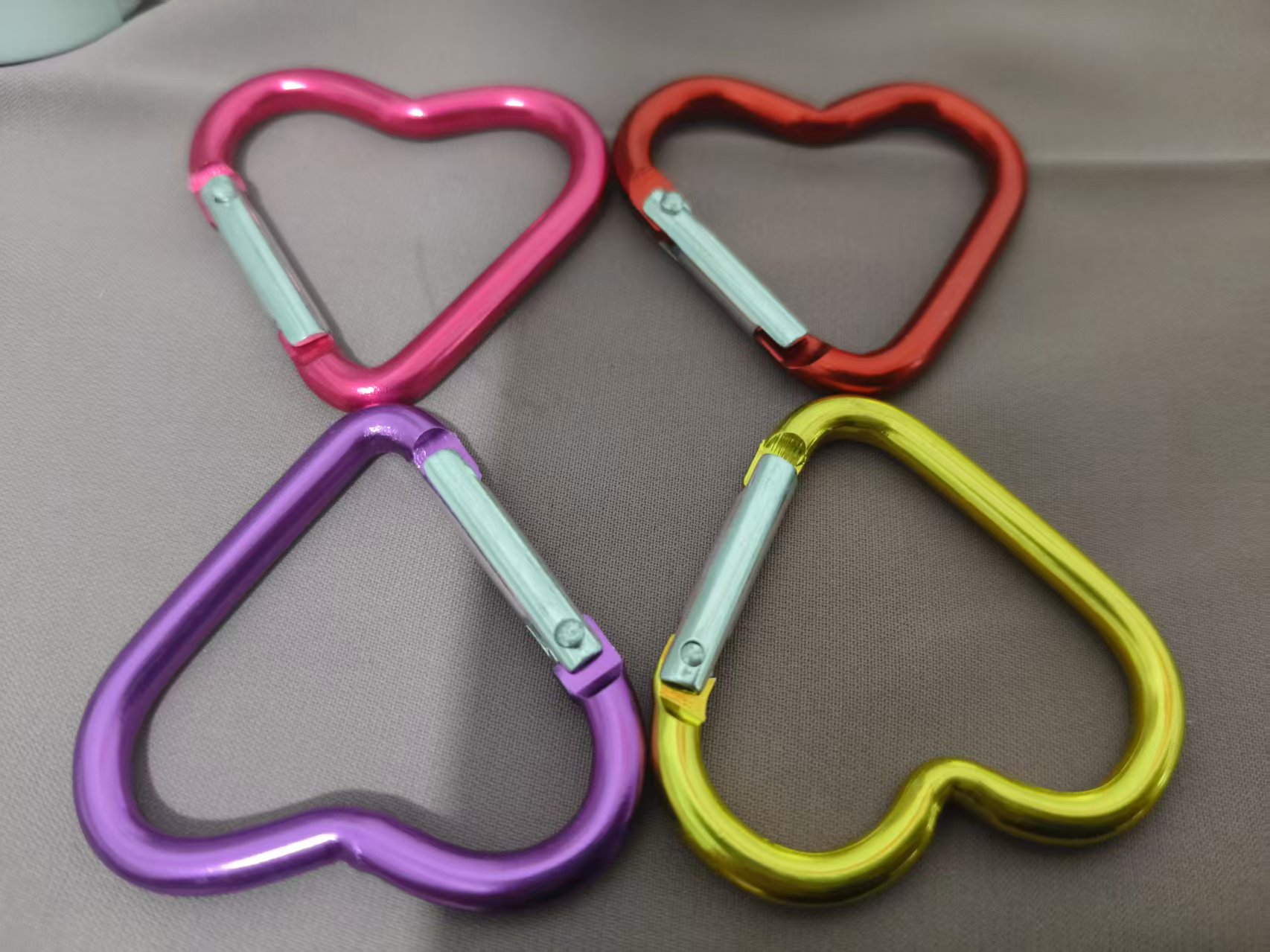 5 шт. разноцветных пружинных з – обзор и цена Carabiner Keychain
